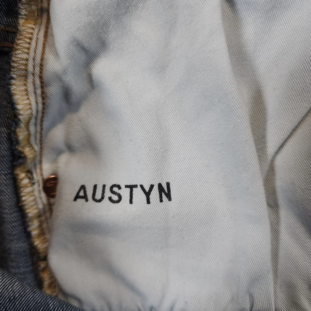 7 For All Mankind Austyn Jeans Mens 34x30 Light Blue Distressed Relaxed Straight
